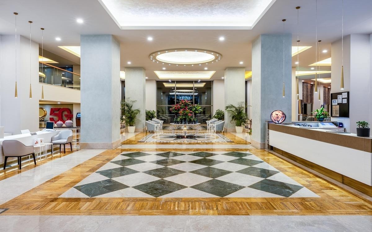 Arum Barut Collection