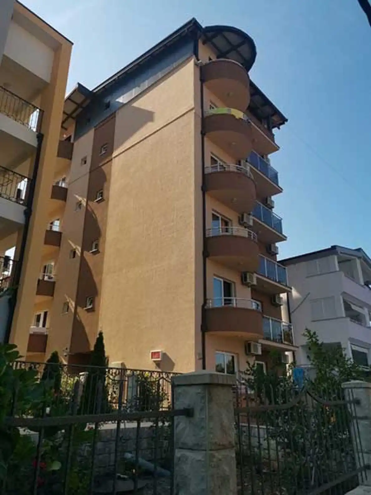 Apartmani Lara S