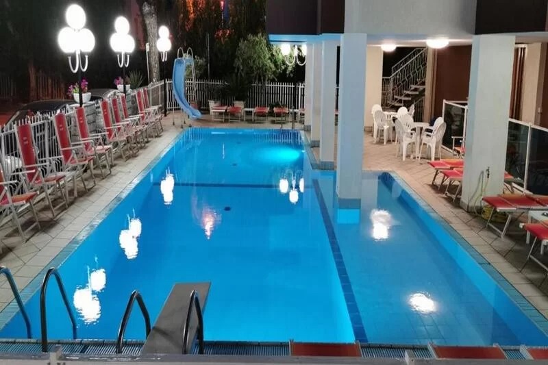 Hotel Cosmos